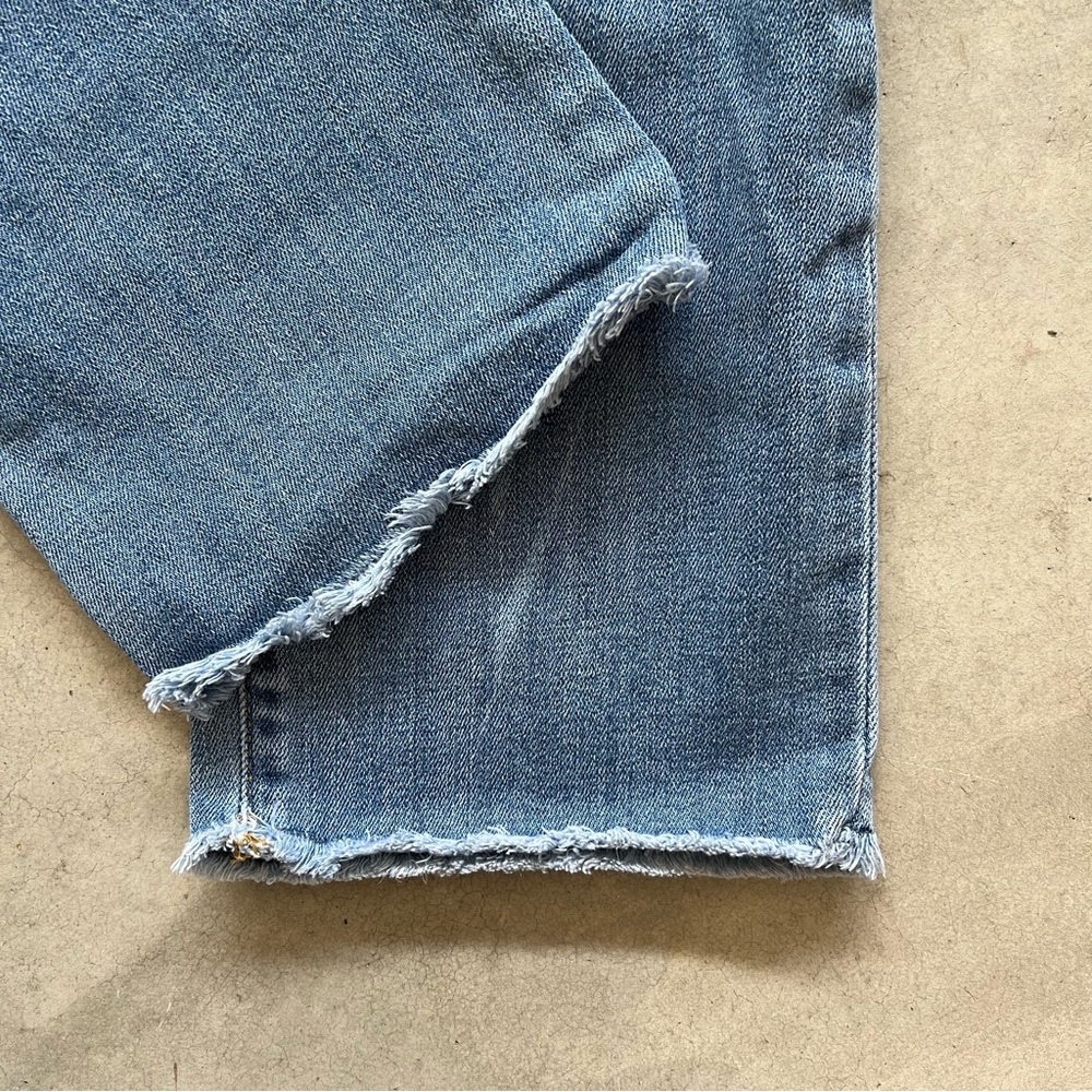 Universal Thread High Rise Slim Straight - Picture 8 of 10